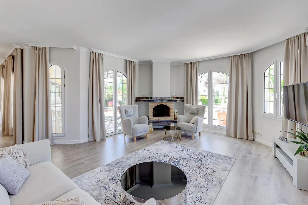 Luxury Villa El Duque Ocean View أذيخي