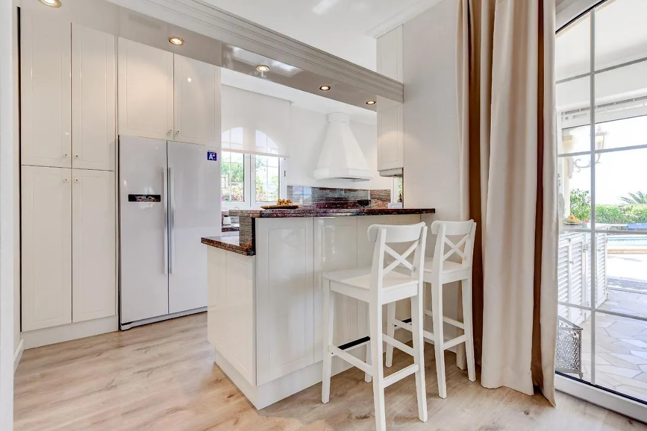 Luxury Villa El Duque Ocean View أذيخي