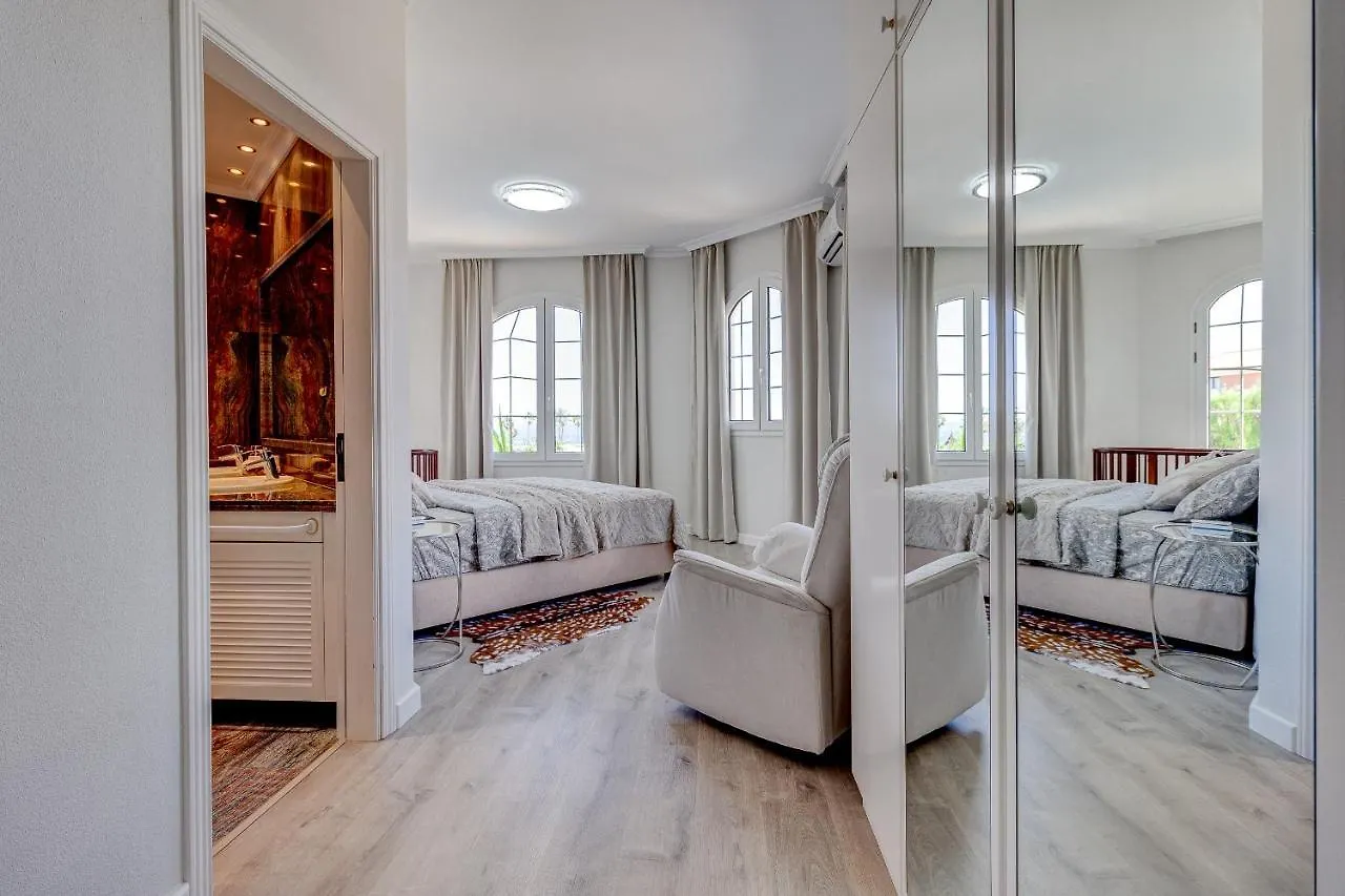 Luxury Villa El Duque Ocean View أذيخي