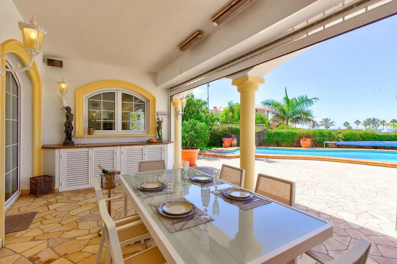 אדחה Luxury Villa El Duque Ocean View